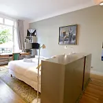 Du Square, Luxury Bed & Breakfast Parigi