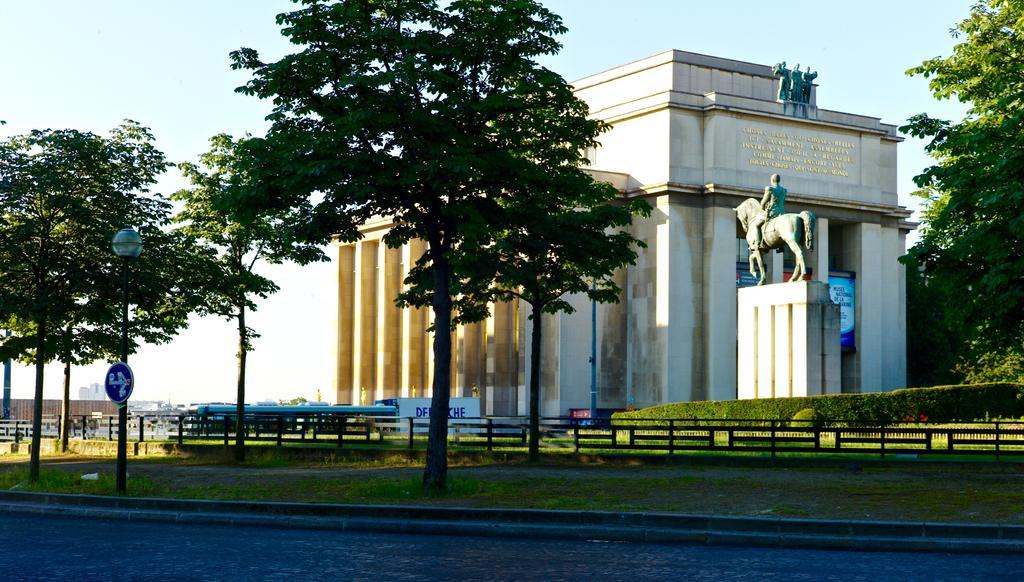 Du Square, Luxury 4*